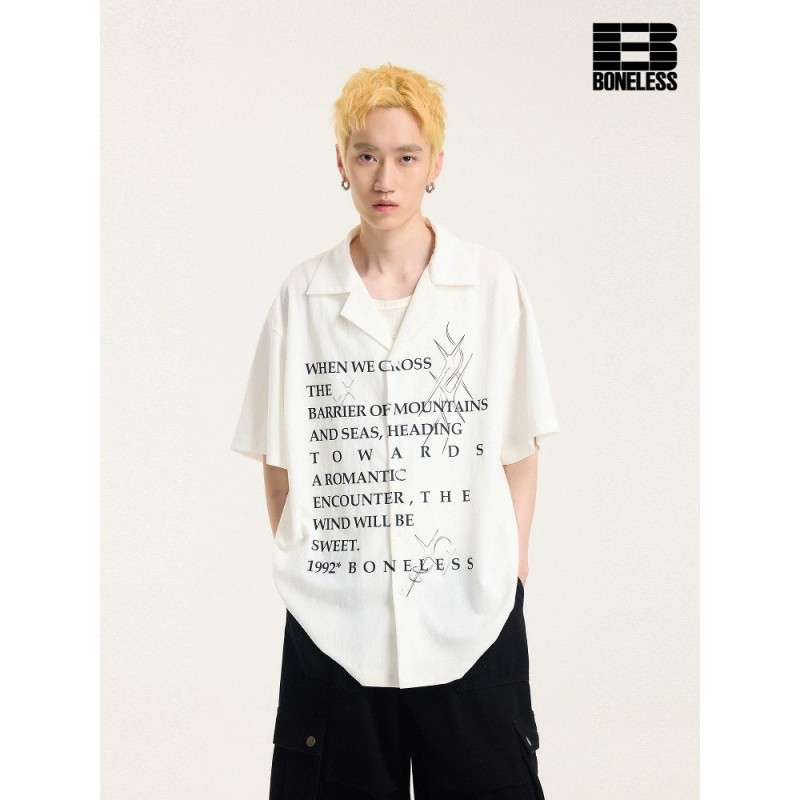 [BONELESS] Romantic Text Print Camp Collar Shirt – White Short Sleeve